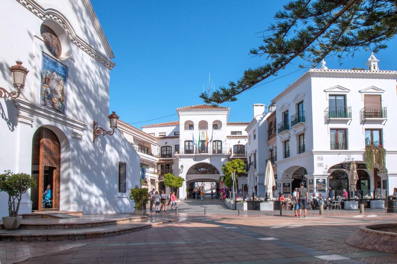 Apartamentos Vacacional En Plaza De Espana Нерха Екстериор снимка